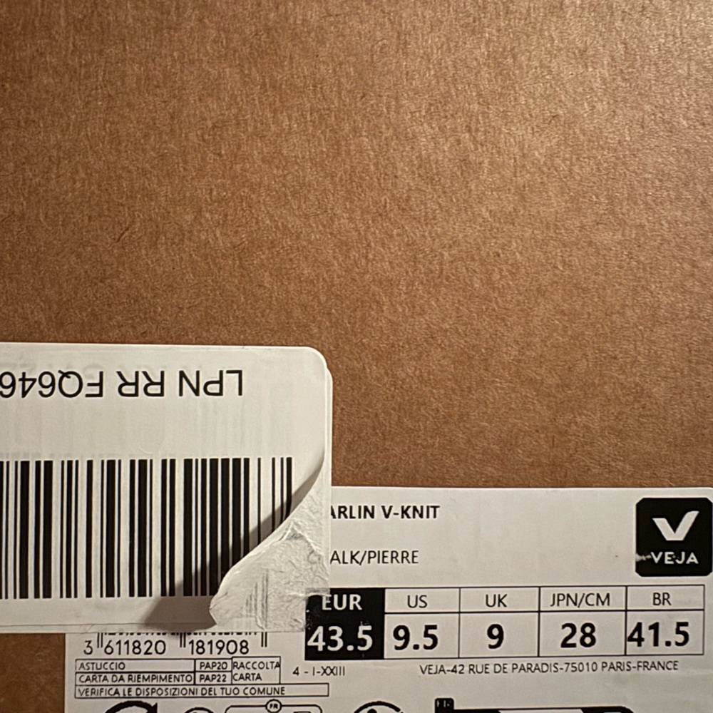 VEJA Marlin V-Knit Low Gray Chalk/pierre women Size 10.5/43.5 NWOB - Picture 10 of 10